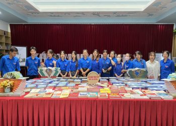 Nói chuyện chuyên đề “Cách mạng tháng tám – mốc son thời đại”