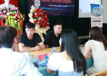 Cử nhân điều dưỡng khóa 3 với Hội thảo tuyển dụng cùng Hệ thống Y tế Thiện Nhân