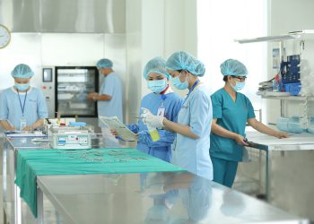 Giới thiệu lớp Đào tạo liên tục về Kiểm soát nhiễm khuẩn và Kỹ thuật điều dưỡng an toàn