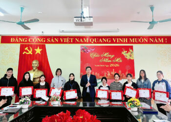 Trường cao đẳng Y tế Bắc Ninh gặp mặt và trao quà tết Xuân Bính Ngọ cho Sinh viên là đối tượng chính sách hoặc có hoàn cảnh khó khăn vươn lên trong học tập