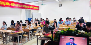 Đảng bộ Trường Cao đẳng Y tế Bắc Ninh quán triệt Nghị quyết số 10-NQ/TW của Bộ Chính trị
